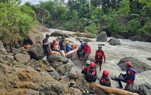 Warga Hanyut di Sungai Cibuni Cianjur, Komunitas Bagong Mogok Turun Membantu Pencarian