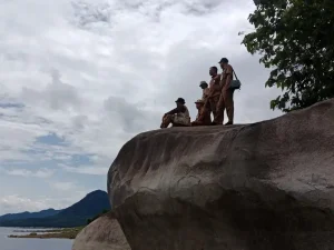Batu Numpang, Ukiran Alam Tersembunyi di Purwakarta yang Siap Mendunia