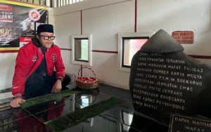 Ziarah ke Makam Ki Marhaen, Ono Surono: Refleksi Marhaenisme dalam Peringatan HUT ke-52 PDI Perjuangan