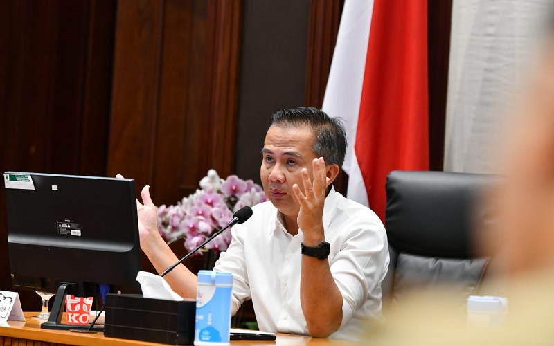 Bey Machmudin Dorong Evaluasi Pagar Laut Bekasi: Utamakan Lingkungan dan Masyarakat!