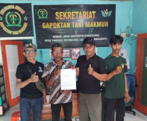 Petani Indramayu Keluhkan Kelangkaan Pupuk hingga Harga Gabah Murah