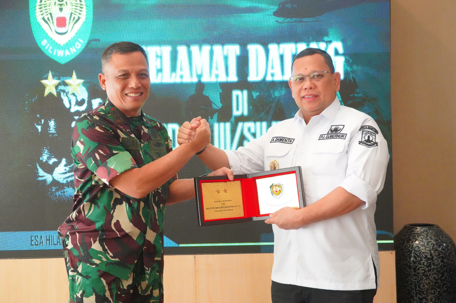 Sinergi TNI dan Pemerintah: Pangdam III/Siliwangi dan Pj. Gubernur Banten Dorong Stabilitas Wilayah