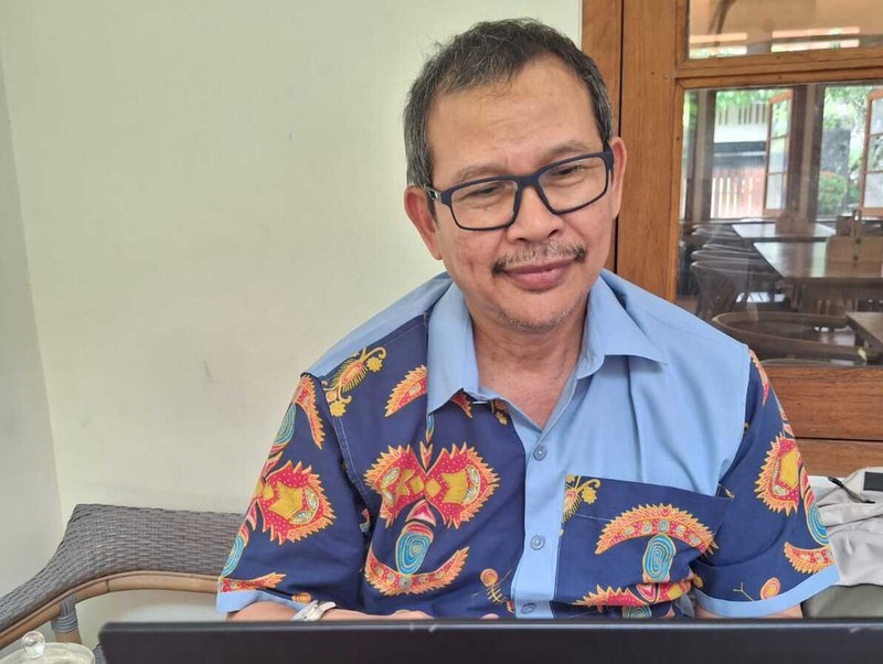 Koin Jagat, Dunia Fantasi yang Membutakan Realitas: Bagaimana Dampaknya pada Masyarakat?