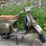 Cara Merawat Vespa Klasik agar Tetap Optimal di Musim Hujan