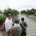 Pj Gubernur Jabar, Bey Machmudin meninjau lokasi terdampak banjir bandang di Cirebon