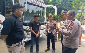 Demi Konten, Sopir Bus Wisata Ugal-ugalan di Purwakarta Diamankan Polisi