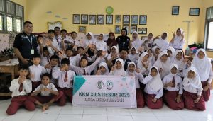 KKN STIES Indonesia Purwakarta Sosialisasikan Pentingnya Menabung bagi Siswa SDN Hegarmanah