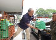 Meringankan Beban Kurir Pos, BAZNAS Jabar Salurkan Paket Sembako di Momen Munggahan
