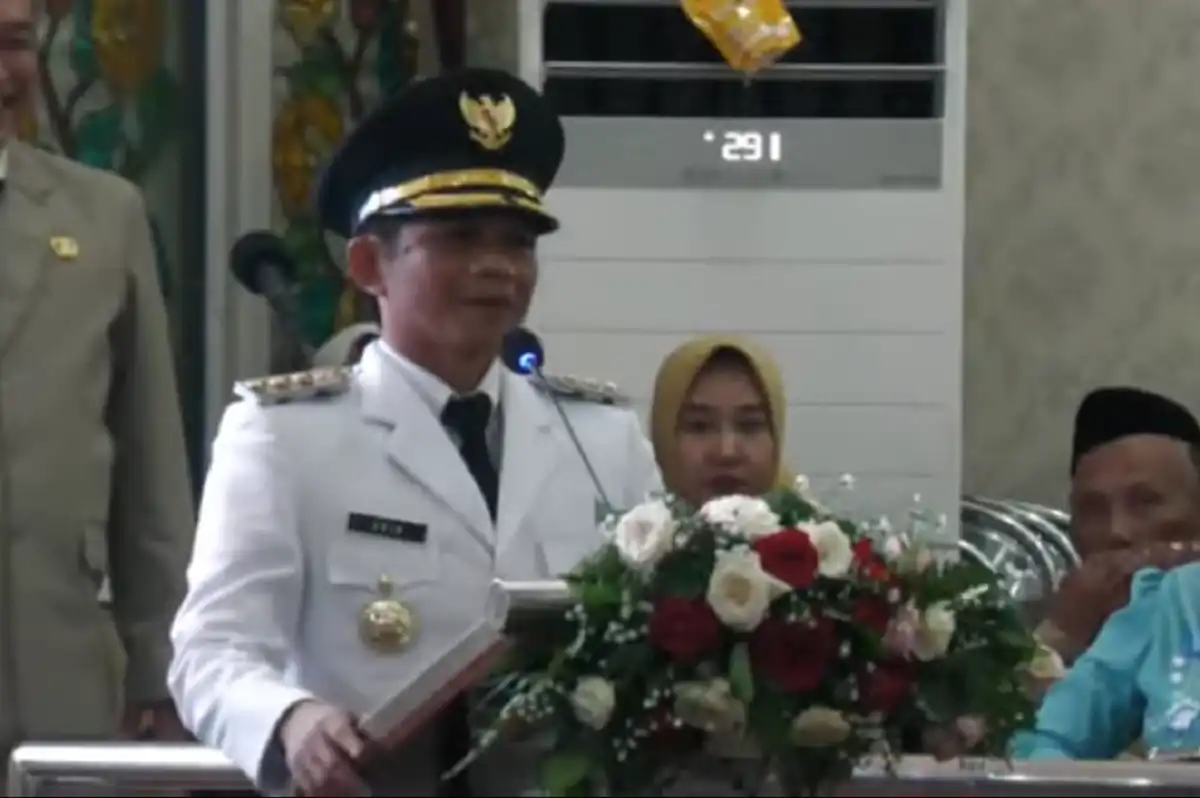 Bupati Purwakarta Om Zein