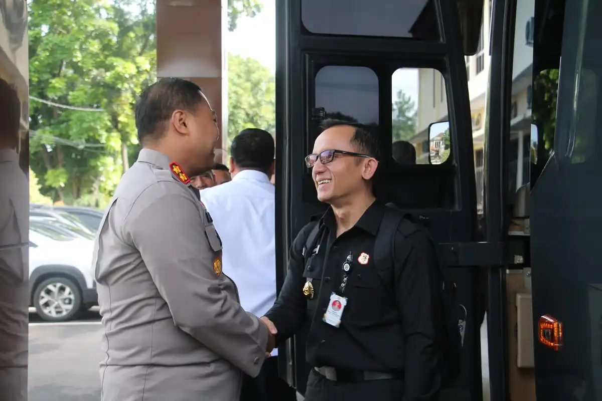 AKBP Lilik Ardhiansyah menyambut rombongan Sespimmen Polri Dikreg 65 di Mako Polres Purwakarta (Foto: Ist)