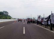 Warga Tiga Desa Tuntut Ganti Rugi Tol Cisumdawu, Nyaris Tutup Akses Jalan
