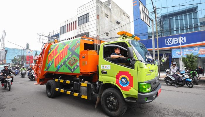 Bandung Bebas Sampah? Mobil Pacman Jadi Langkah Nyata!