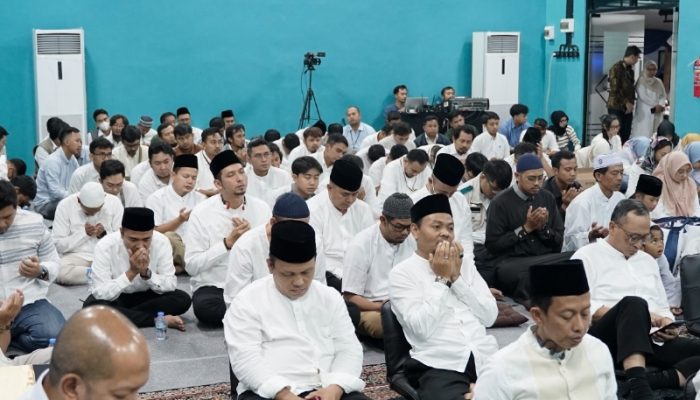 Tebar Berkah Ramadhan, PLN UIP JBT Santuni Anak Yatim hingga Marbot Masjid