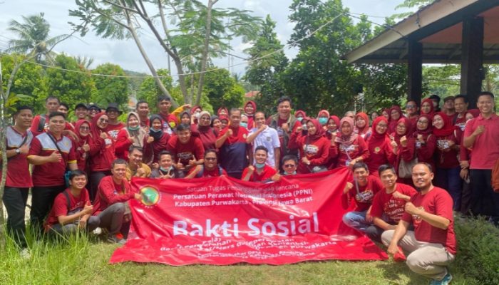 Semarakan HUT ke-51, PPNI Purwakarta Bakti Kemanusiaan di Lokasi Banjir
