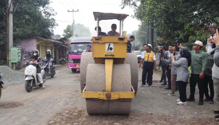 Perbaikan Jalan Sindanglaut-Pabuaran, Bupati Cirebon: Solusi untuk Kelancaran Mudik Lebaran 2025