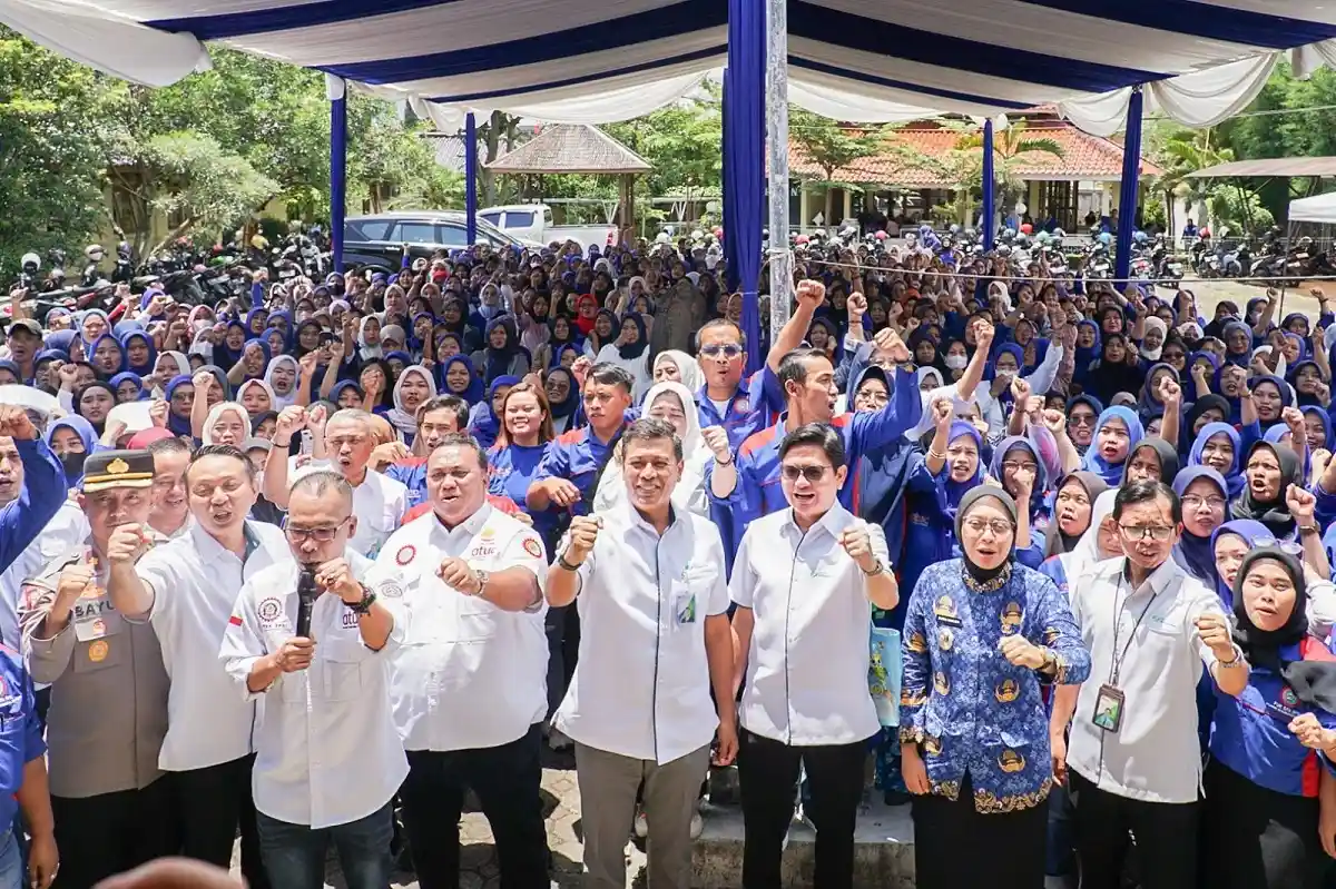 BPJS Ketenagakerjaan, KSPSI, Pemkab Garut, bersama pekerja PT Danbi Internasional dalam layanan JHT & JKP di Kabupaten Garut. (Foto: Istimewa)