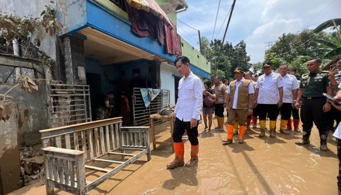 Wapres Gibran Pastikan Kebutuhan Makanan dan Kesehatan Pengungsi Banjir di Bekasi Terpenuhi
