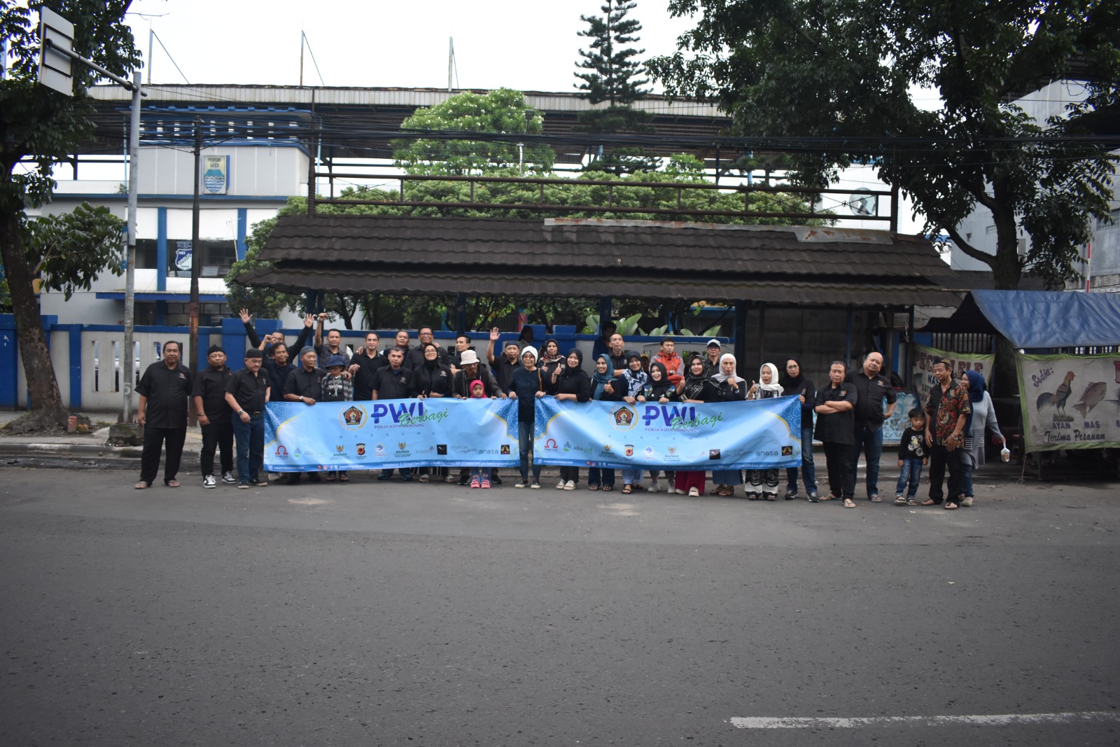 Tradisi Penuh Makna: PWI Kota Bandung Menyemai Ukhuwah, Lewat Berbagi Takjil