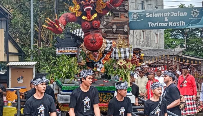 Perayaan Nyepi di Kota Bekasi, Ogoh-Ogoh “Wisnu Murti” Diarak oleh Walikota dan Ribuan Umat Hindu