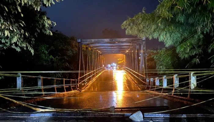 Jembatan Cicangor Amblas, Akses Loji-Karawang Lumpuh Total