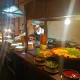 Stan makanan Paket Buka Puasa dengan konsep Iftar Ilal Jannah di Hotel Harper Purwakarta. (Foto: Gin/Jabarnews)