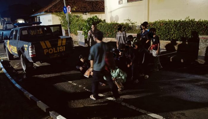 Polisi Amankan 17 Remaja Terlibat Perang Sarung di Purwakarta, Satu Bawa Celurit