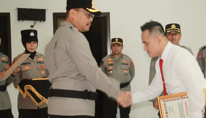 Polres Purwakarta Beri Penghargaan Anggota Berprestasi: Ungkap Kasus Viral hingga Juara Karate Nasional!