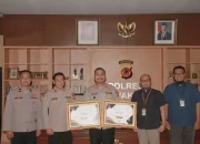 Profesional Kelola Anggaran, Polres Purwakarta Sabet Dua Penghargaan KPPN 2024