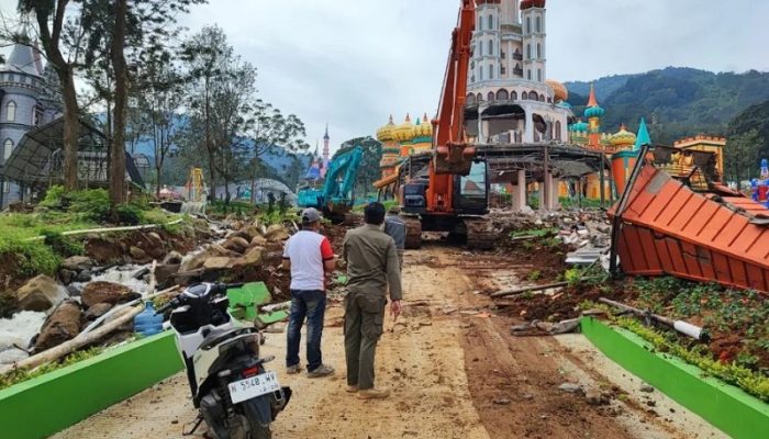 Pembongkaran Wahana Hybisc Fantasy di Puncak Hampir Rampung, Ini Progres Terbarunya