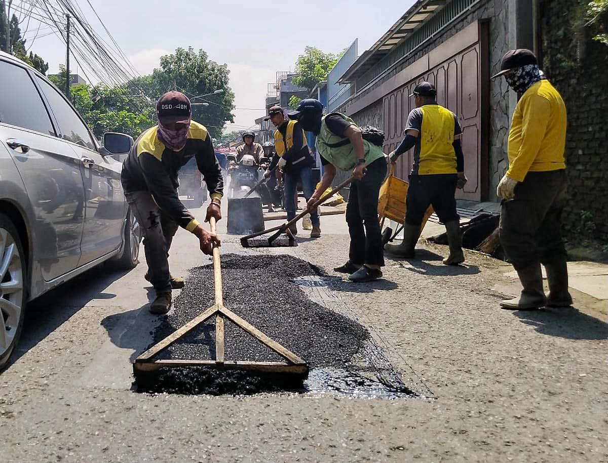 Pemkot Bandung 'Kebanjiran' 400 Laporan Jalan Berlubang, Apa Langkah Mereka?