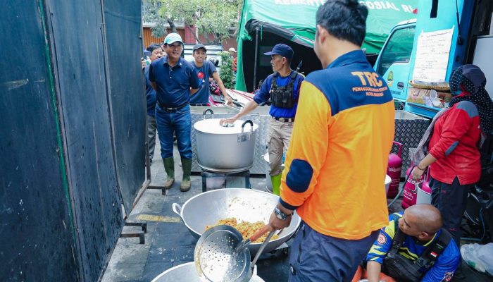 Curah Hujan Tinggi, Bandung Siaga! Evakuasi, Kesehatan, Dapur Umum hingga Mitigasi Pohon dan Banjir Diperkuat