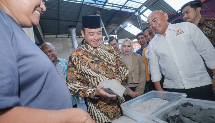 Bandung Jajaki Teknologi Canggih Pemusnah Sampah ‘AutoThermiX’! Tanpa Bahan Bakar, Minim Emisi!