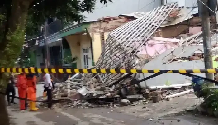 Terungkap, Ternyata Ini Penyebab Tiga Rumah di Purwakarta Tiba-tiba Ambruk