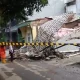 Rumah ambruk