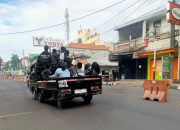 Berisiko Tinggi! Polres Purwakarta Larang Warga Berwisata Pakai Mobil Bak Terbuka