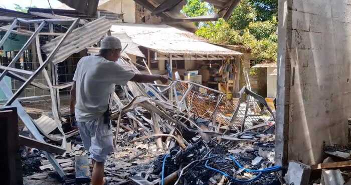 Bengkel motor di Jatiluhur Purwakarta ludes terbakar.