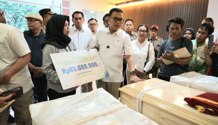 BPJS Ketenagakerjaan Serahkan Santunan Kematian kepada Keluarga Almarhum Musthakfirin