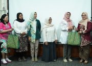 Peringati Hari Kartini, Srikandi PLN UIP JBT Salurkan Donasi Cinta bagi Perempuan Penyintas Kekerasan
