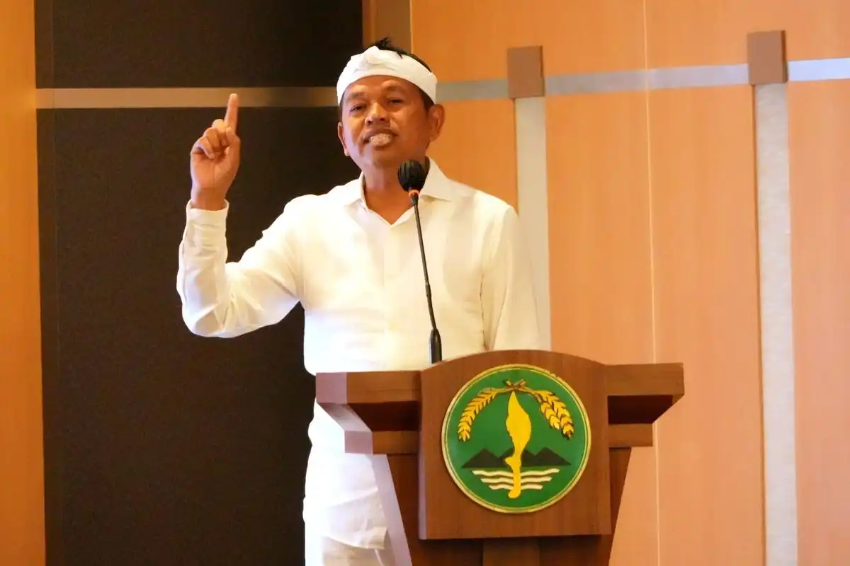 Dedi Mulyadi tanggapi Ade Sugianto yang polisikan Wakil Bupati Tasikmalaya. Serahkan sepenuhnya ke proses hukum.