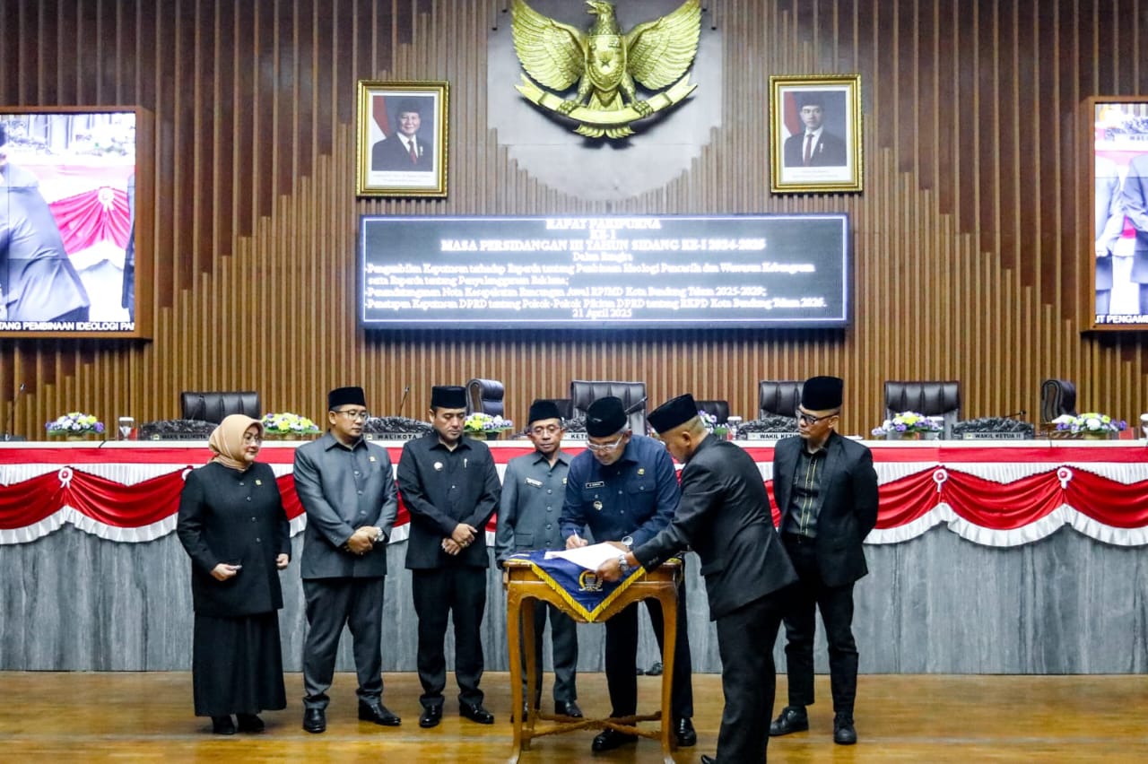 Menuju Bandung yang Lebih Maju: DPRD Sahkan 2 Raperda Kebangsaan dan RPJMD 2025–2029