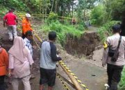 Jalan Penghubung Dua Kecamatan di Sumedang Longsor, Ratusan Warga Terdampak