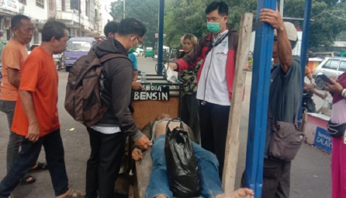 Satgas Linmas Astanaanyar Tertibkan PKL dan Jaga Ketertiban di Kawasan Pasar Tumpah