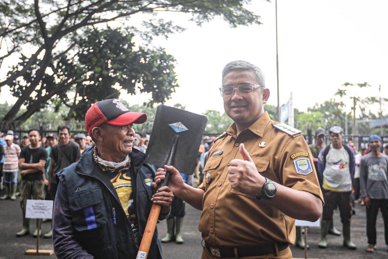 Pengangguran? Tenang, Pemkot Bandung Buka Ribuan Lapangan Kerja di 92 Titik Sekaligus!