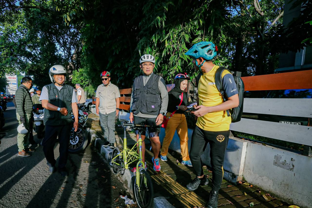 Proyek BRT Bandung Mulai Terlihat Wujudnya, Wali Kota Bersepeda Tinjau Jalur Ahmad Yani