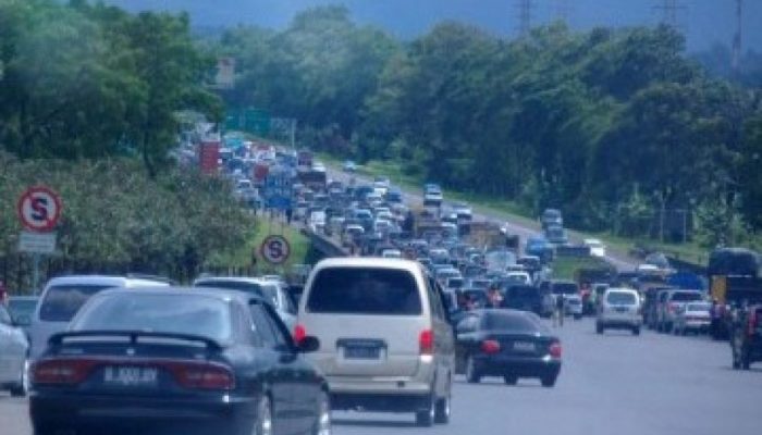Kemacetan Panjang di Tol Cipularang, Jalur Fungsional Japek II Selatan Dibuka