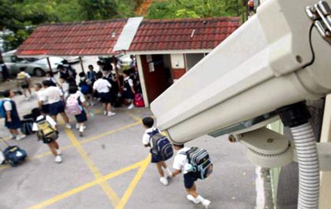 Ilustrasi kamera CCTV di sekolah