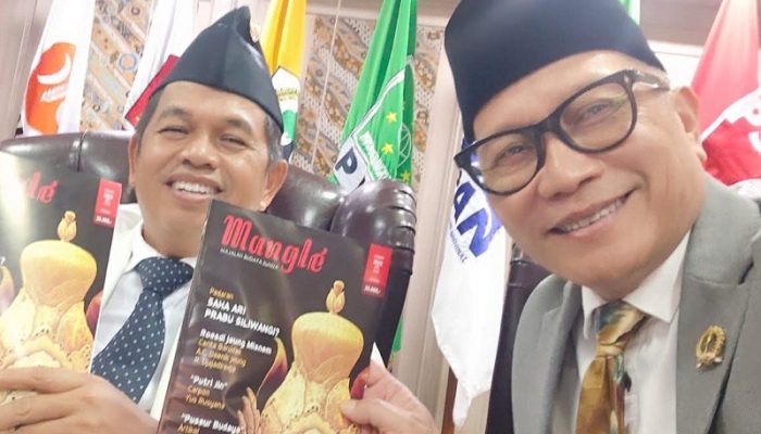 Rektor Unpad Serahkan Majalah Mangle ke Dedi Mulyadi dan Buky Wibawa: Aset Budaya Sunda Harus Dijaga!