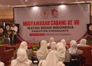Bupati Om Zein: Bidan adalah Garda Terdepan dalam Menjaga Kesehatan Ibu dan Anak