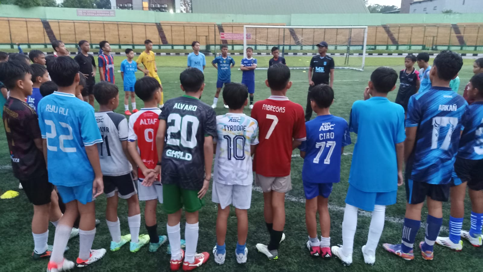 Menjemput Mimpi di Rumput Hijau: Ratusan Anak Bersaing di Launching MH Soccer Academy
