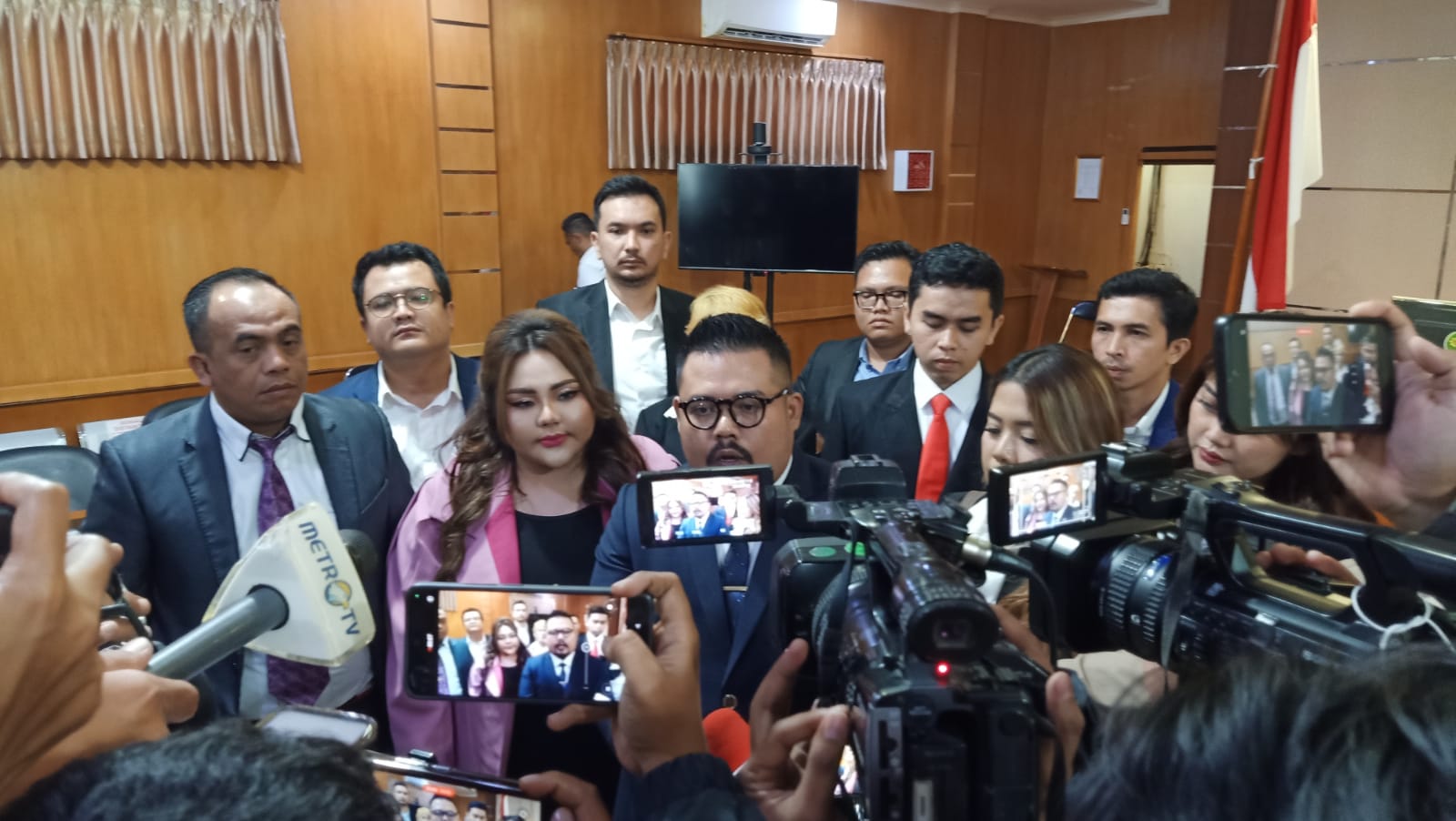 Skandal Hak Anak! Ridwan Kamil Tak Hadir di Sidang Gugatan Lisa Mariana